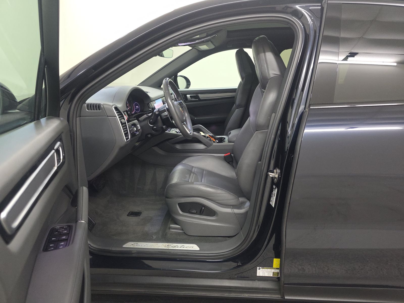 2022 Porsche Cayenne E-Hybrid Platinum Edition AWD