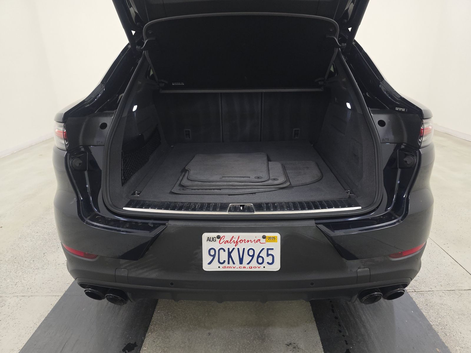 2022 Porsche Cayenne E-Hybrid Platinum Edition AWD