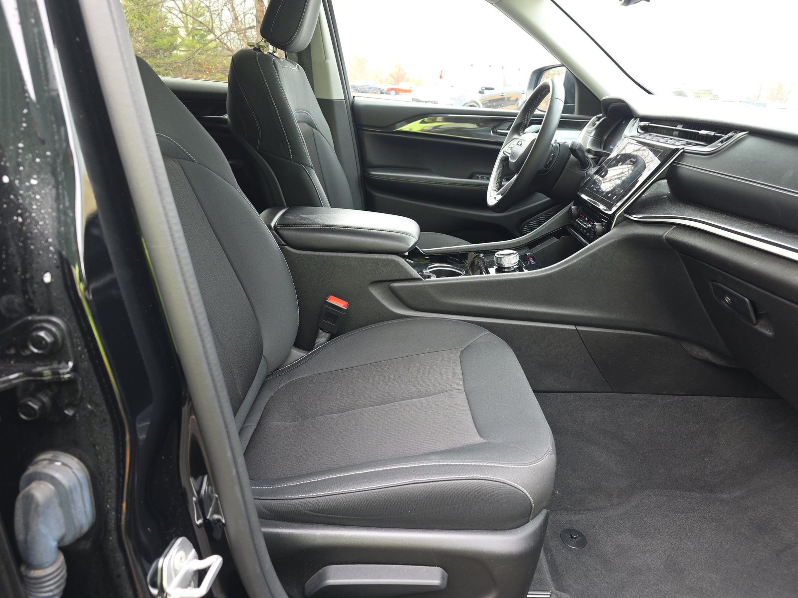 2023 Jeep Grand Cherokee Laredo AWD