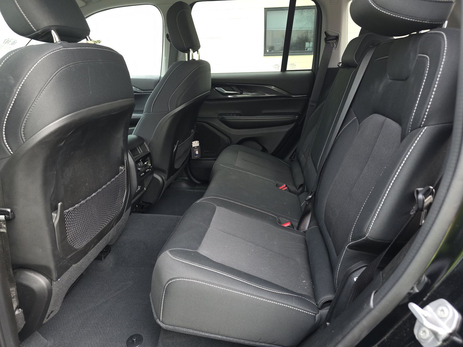 2023 Jeep Grand Cherokee Laredo AWD