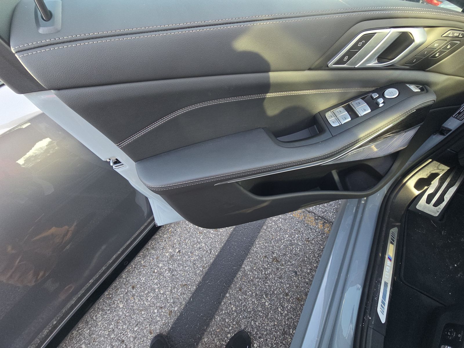 2025 BMW X7 M60i AWD