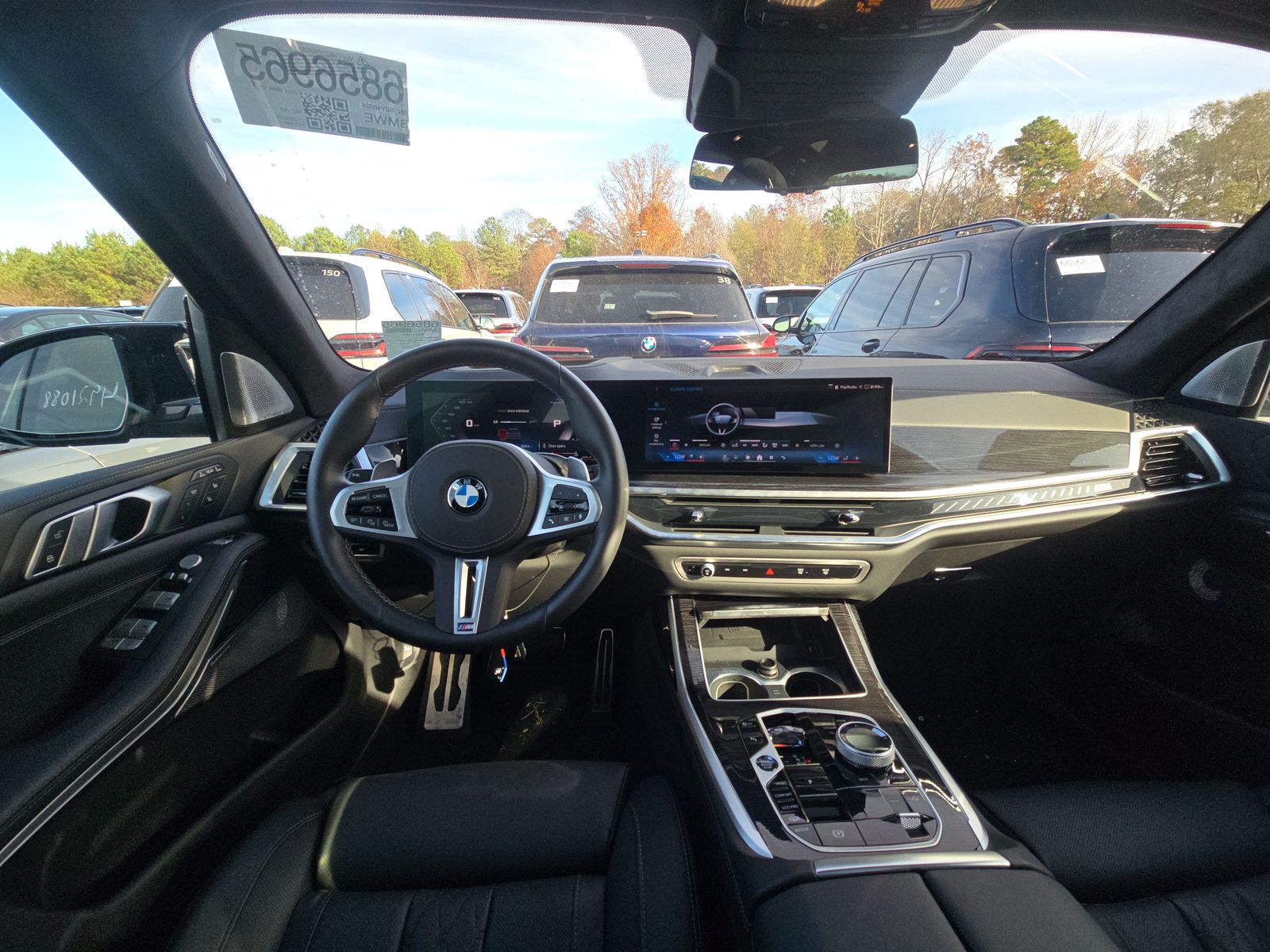 2025 BMW X7 M60i AWD