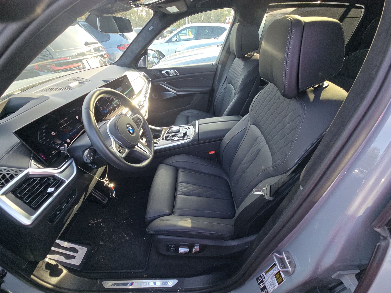 2025 BMW X7 M60i AWD