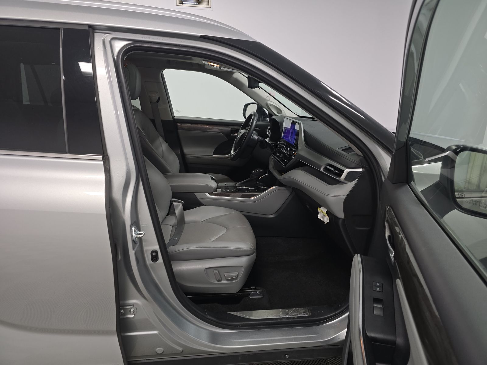 2023 Toyota Highlander Hybrid Platinum AWD