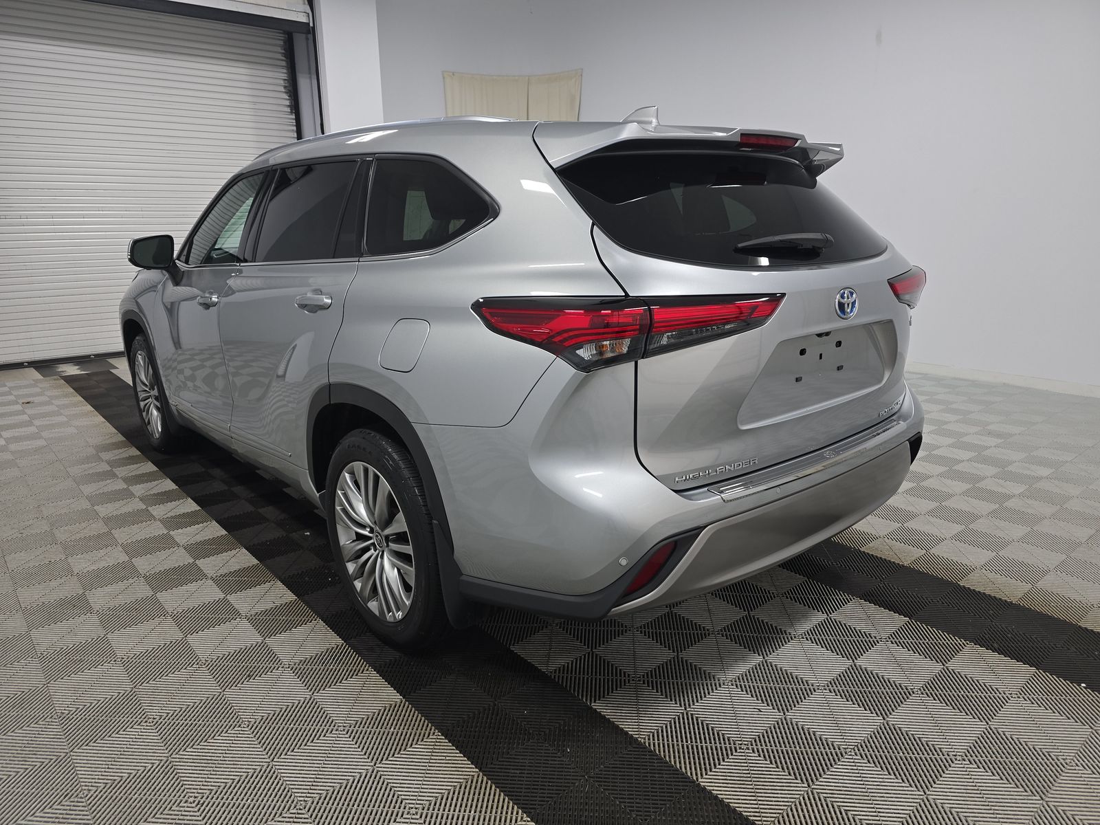 2023 Toyota Highlander Hybrid Platinum AWD