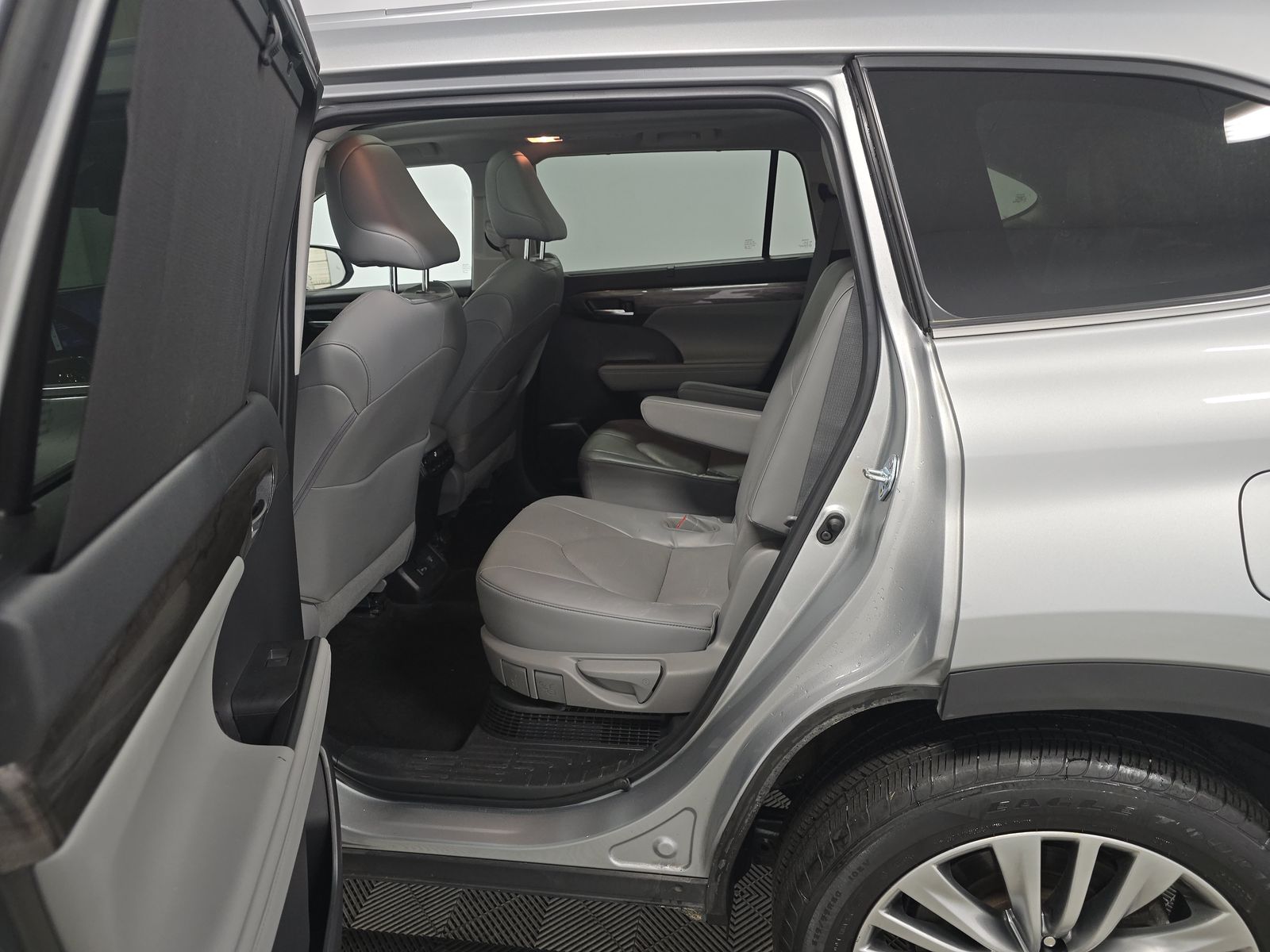 2023 Toyota Highlander Hybrid Platinum AWD