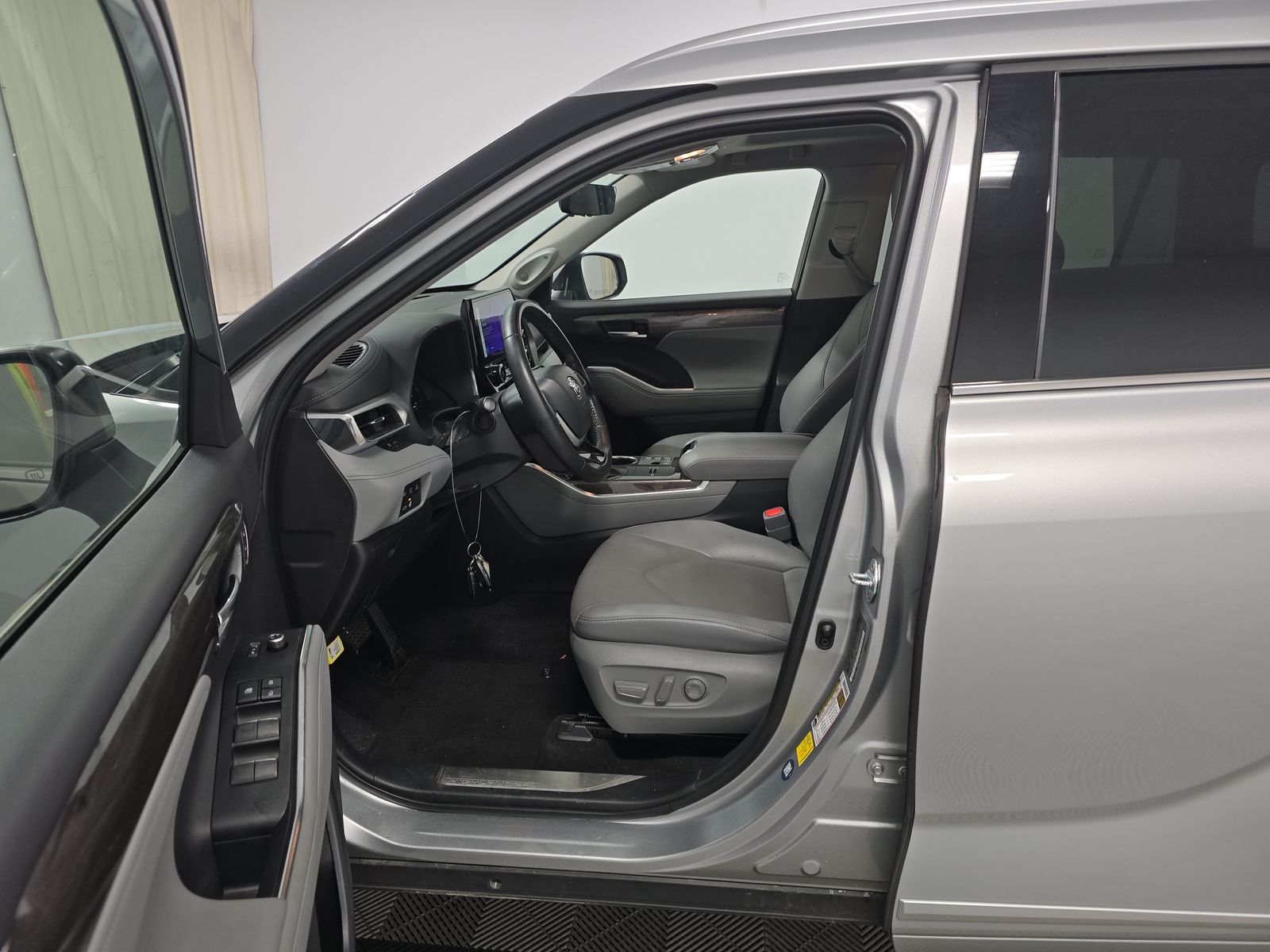 2023 Toyota Highlander Hybrid Platinum AWD