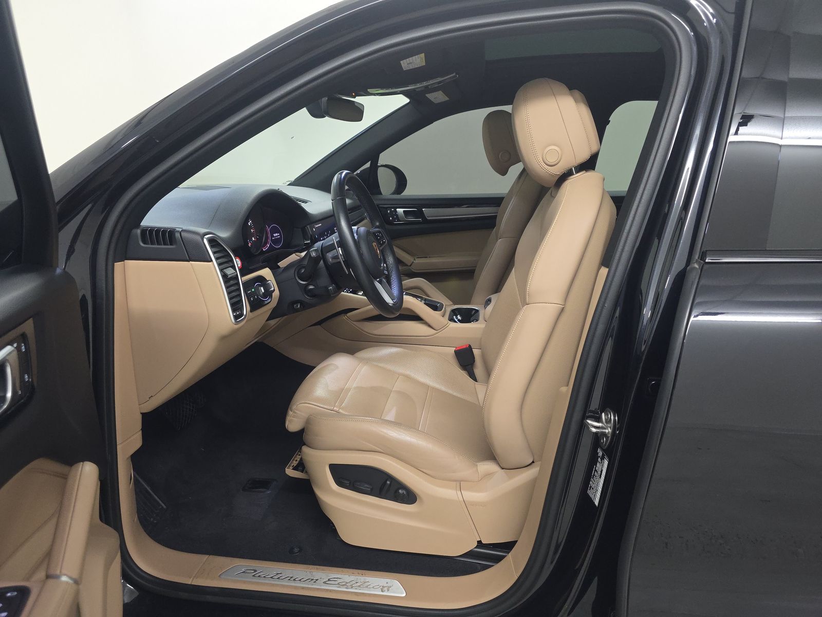 2022 Porsche Cayenne Platinum Edition AWD