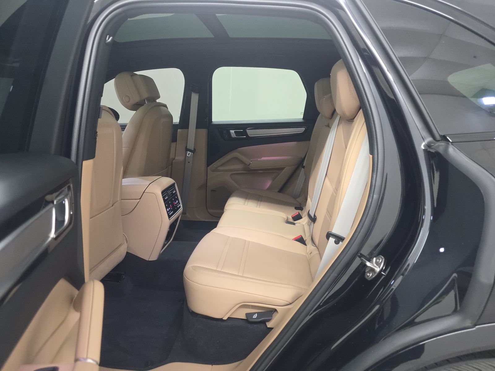 2022 Porsche Cayenne Platinum Edition AWD