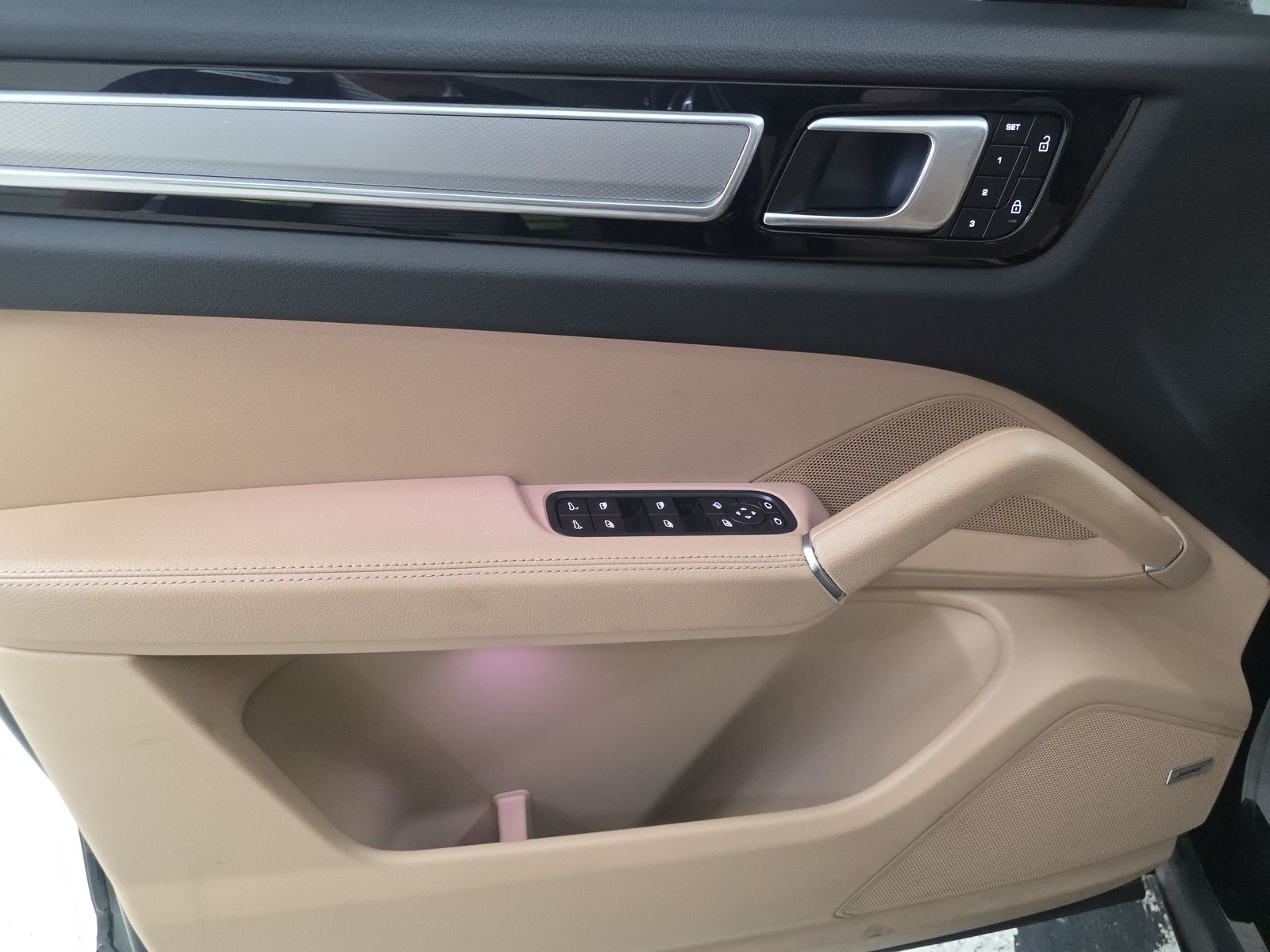 2022 Porsche Cayenne Platinum Edition AWD