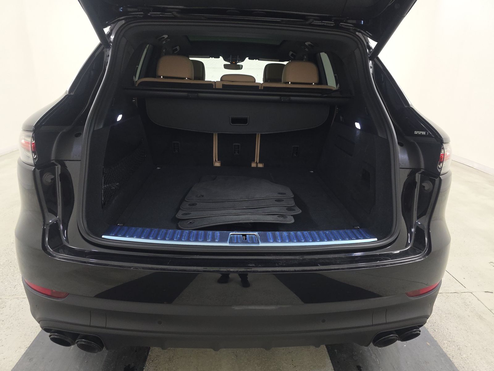 2022 Porsche Cayenne Platinum Edition AWD