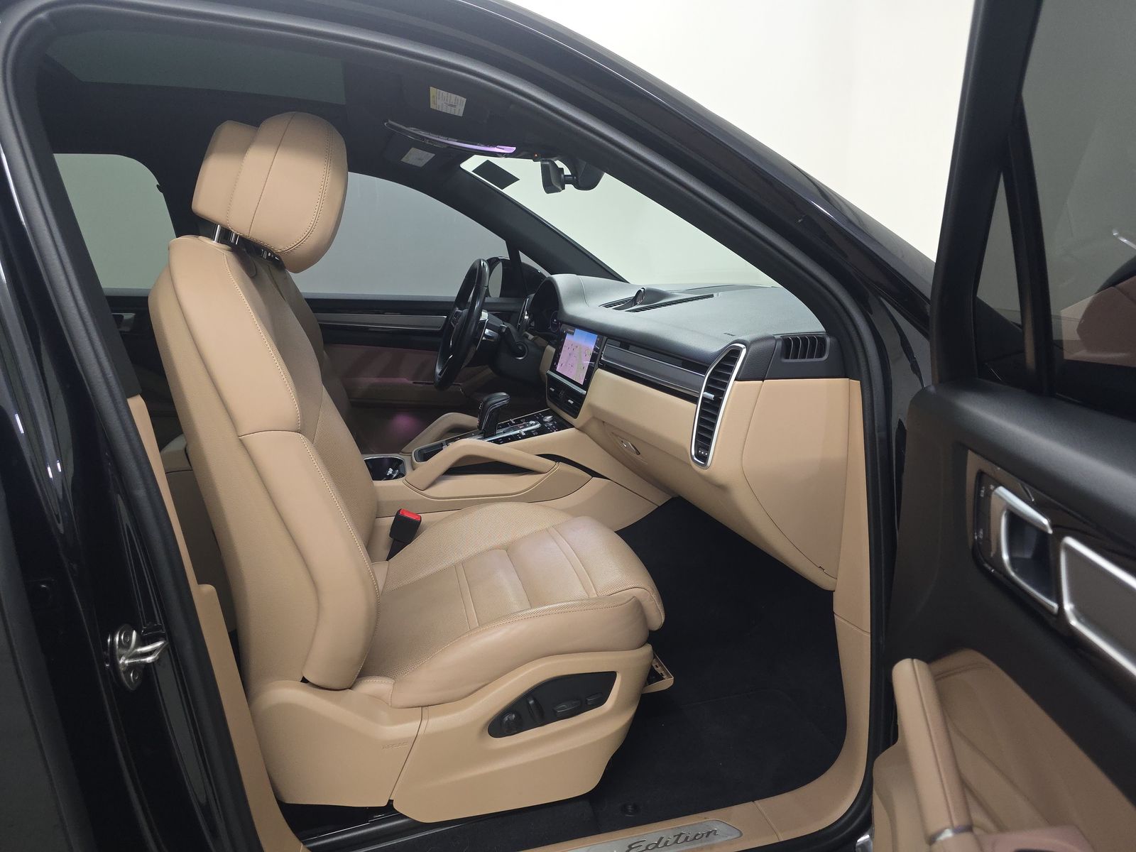 2022 Porsche Cayenne Platinum Edition AWD