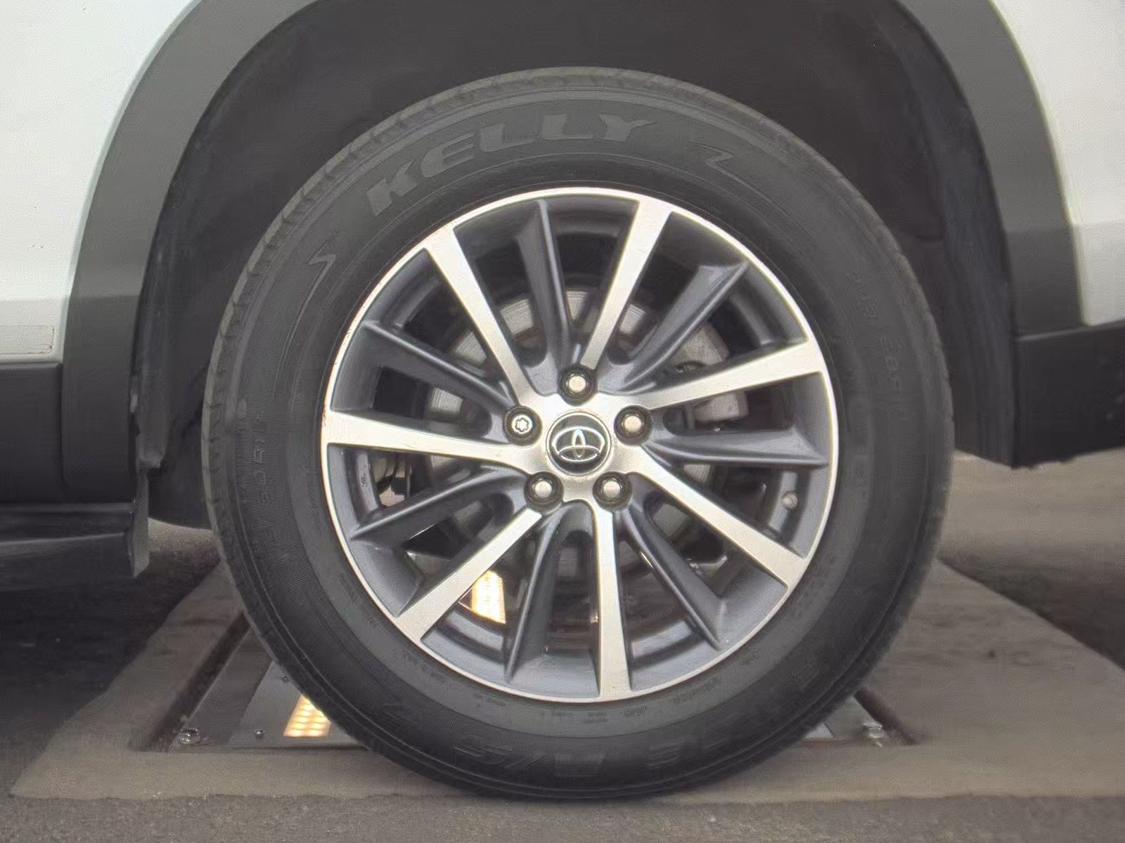 2019 Toyota Highlander XLE FWD