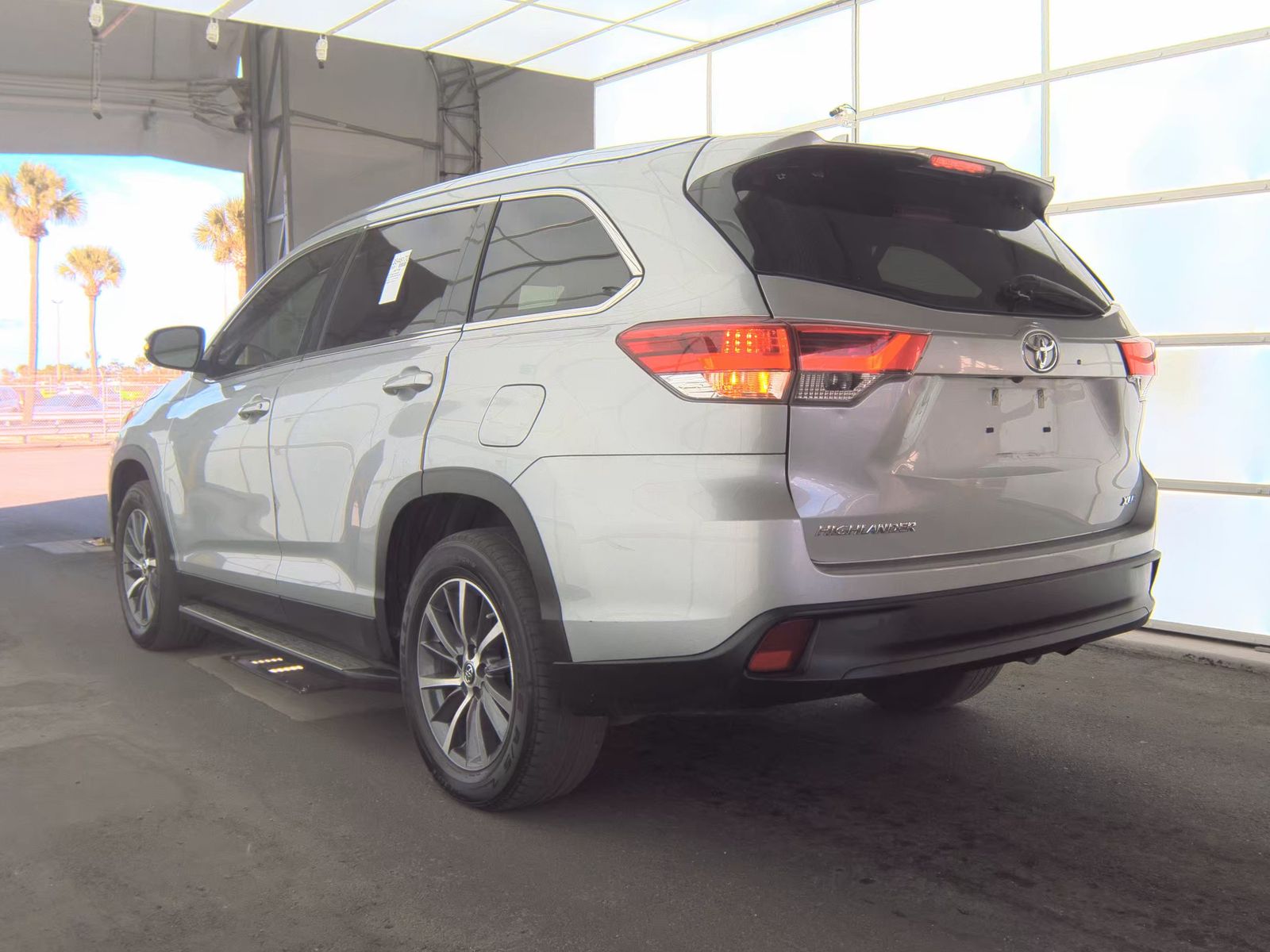 2019 Toyota Highlander XLE FWD