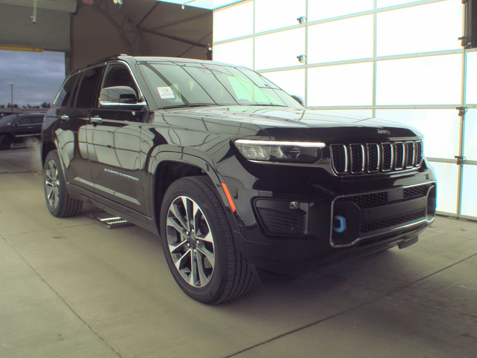 2023 Jeep Grand Cherokee 4xe Overland AWD