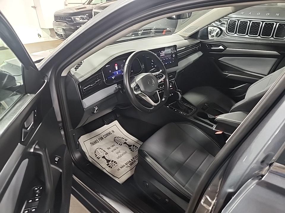 2025 Volkswagen Jetta 1.5T SE FWD