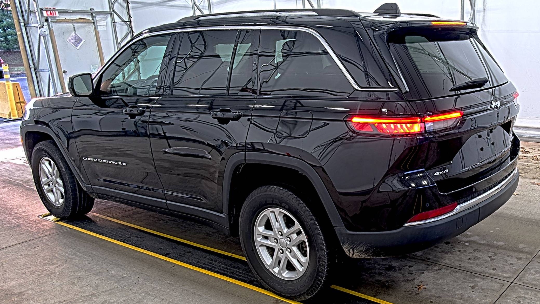 2022 Jeep Grand Cherokee Laredo AWD