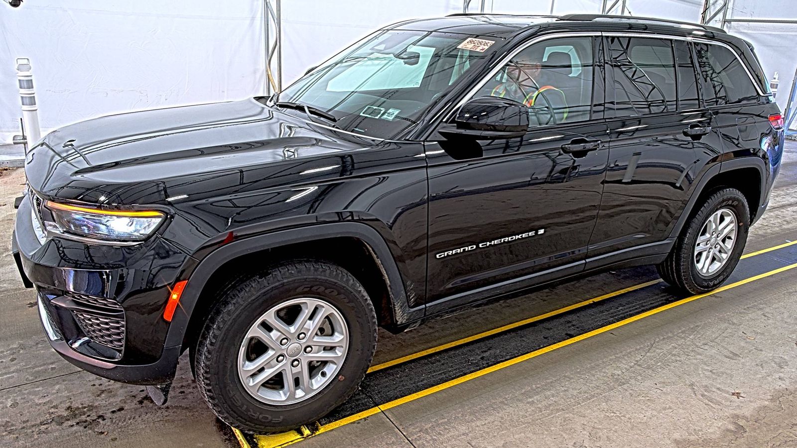 2022 Jeep Grand Cherokee Laredo AWD