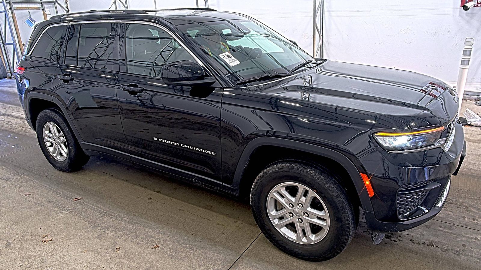 2022 Jeep Grand Cherokee Laredo AWD