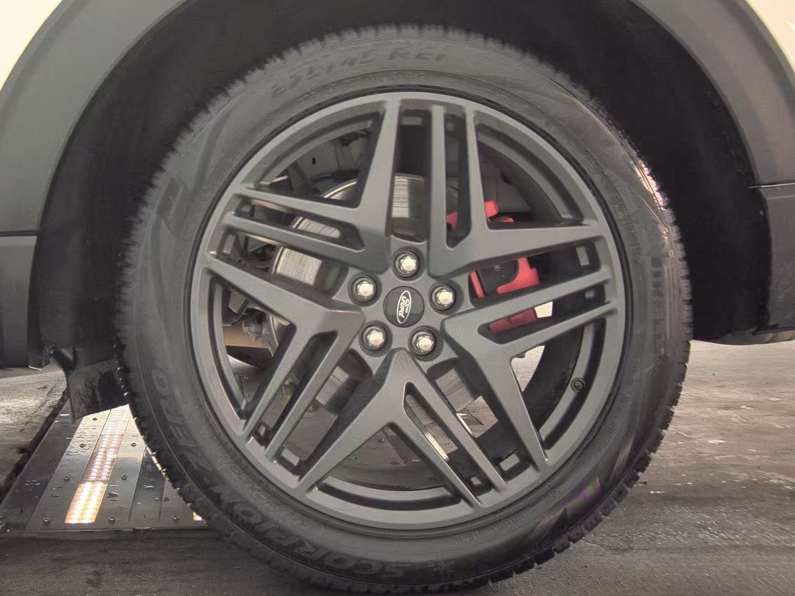 2025 Ford Explorer ST-Line AWD