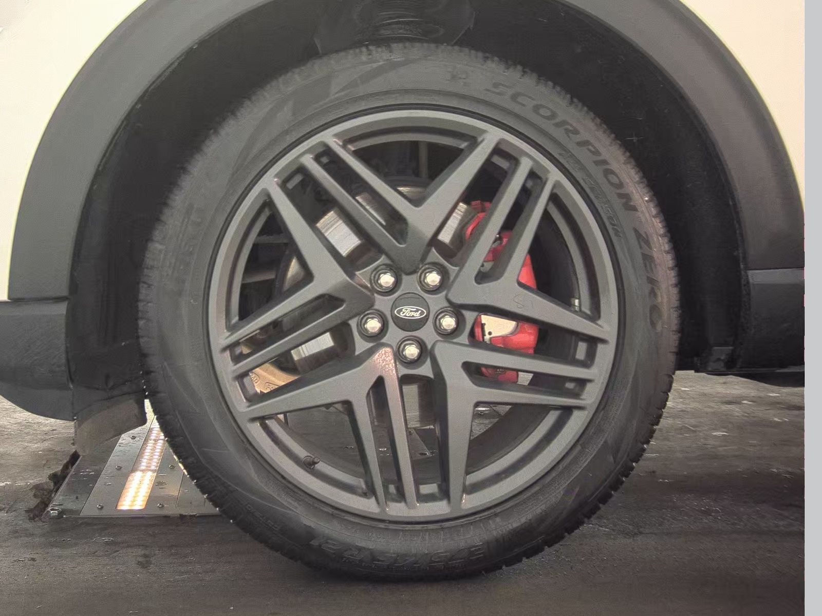 2025 Ford Explorer ST-Line AWD