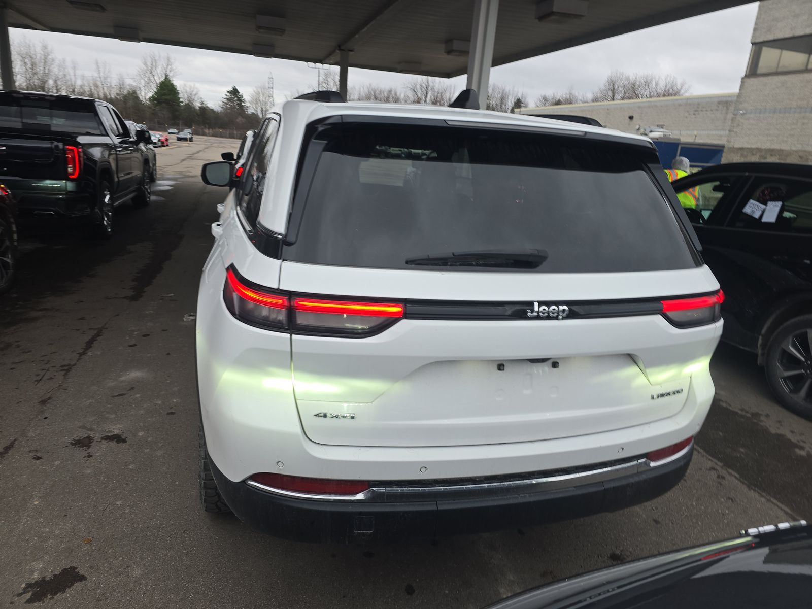 2023 Jeep Grand Cherokee Laredo AWD