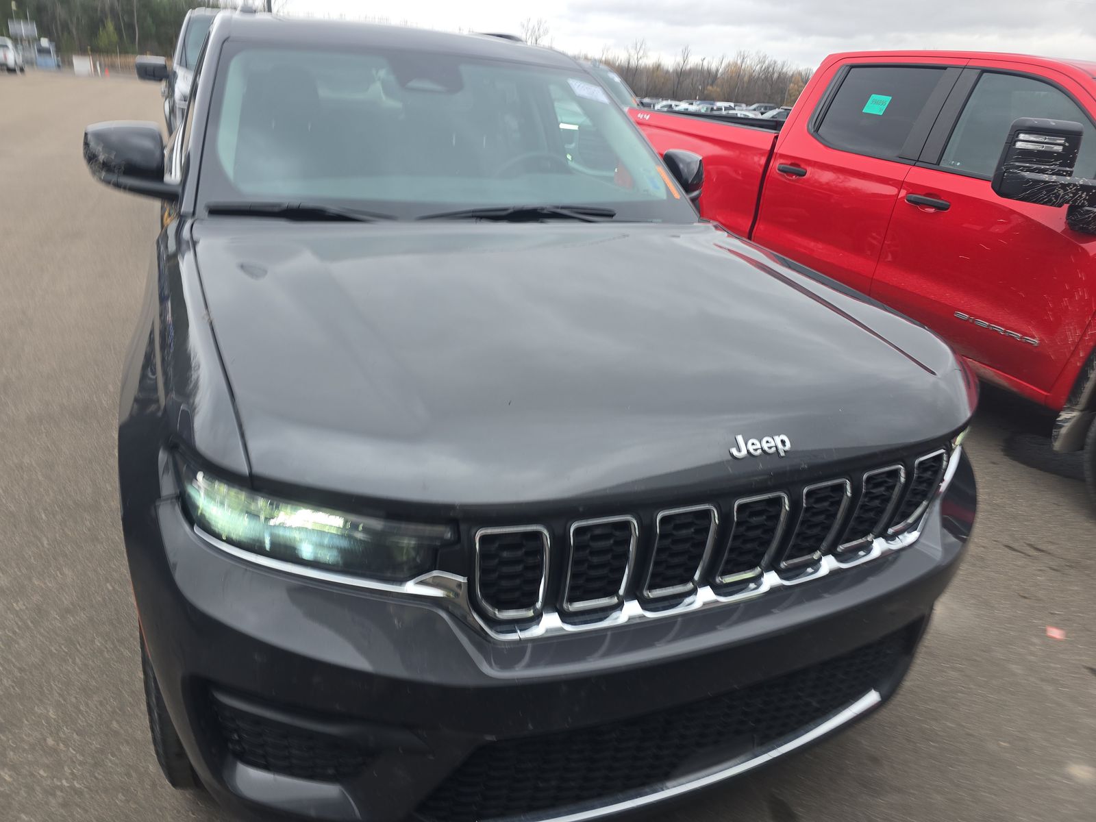 2023 Jeep Grand Cherokee Laredo AWD