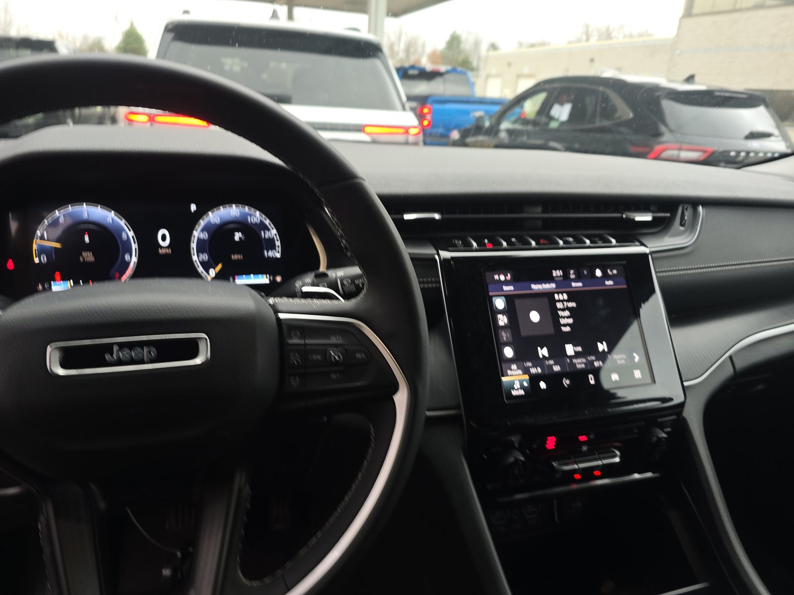 2023 Jeep Grand Cherokee Laredo AWD