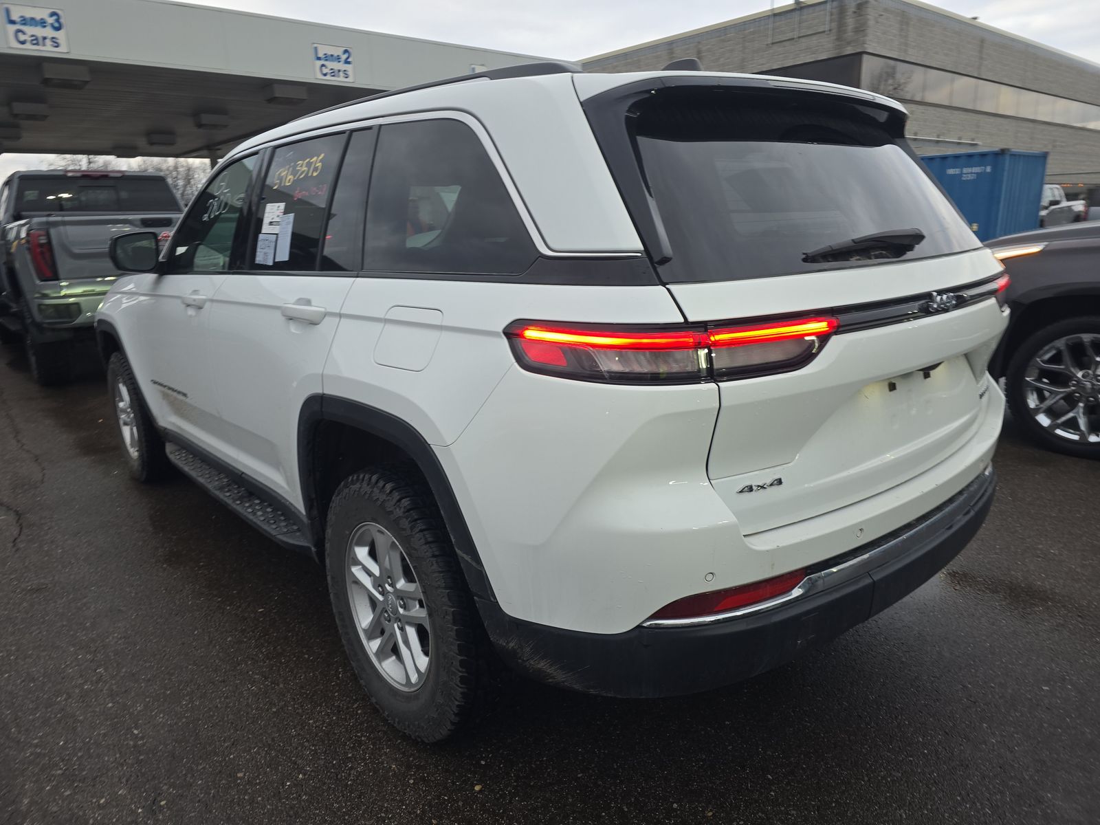 2023 Jeep Grand Cherokee Laredo AWD