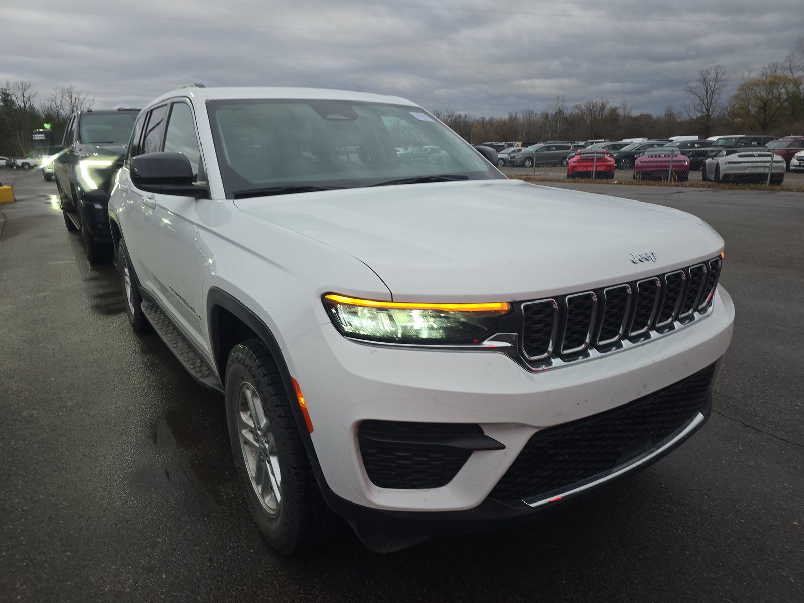 2023 Jeep Grand Cherokee Laredo AWD