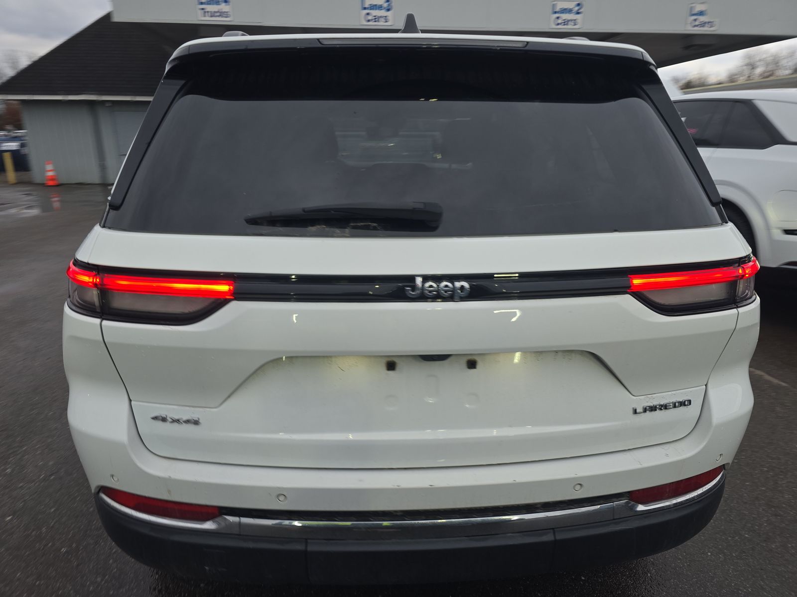 2023 Jeep Grand Cherokee Laredo AWD