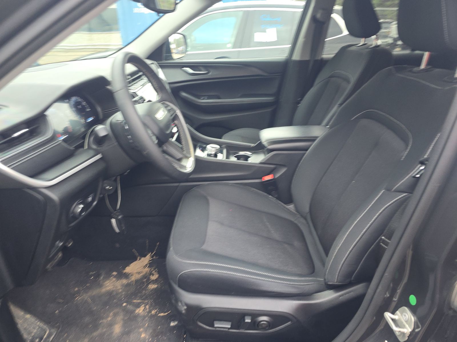 2023 Jeep Grand Cherokee Laredo AWD