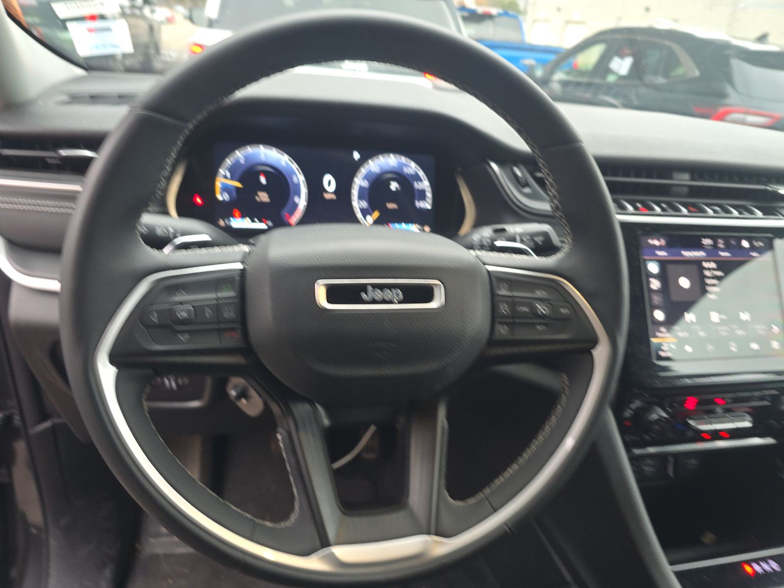 2023 Jeep Grand Cherokee Laredo AWD