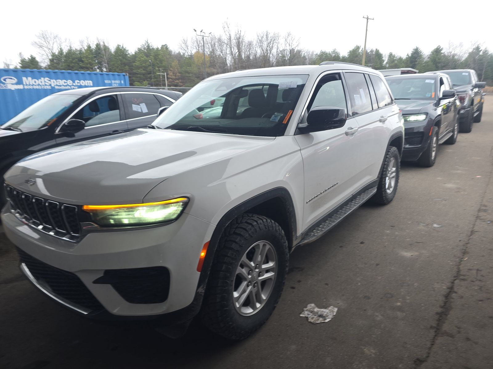 2023 Jeep Grand Cherokee Laredo AWD