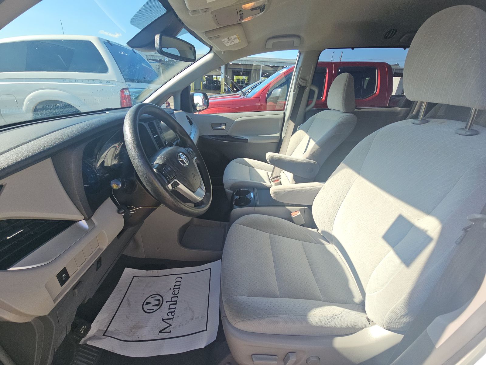 2019 Toyota Sienna LE FWD