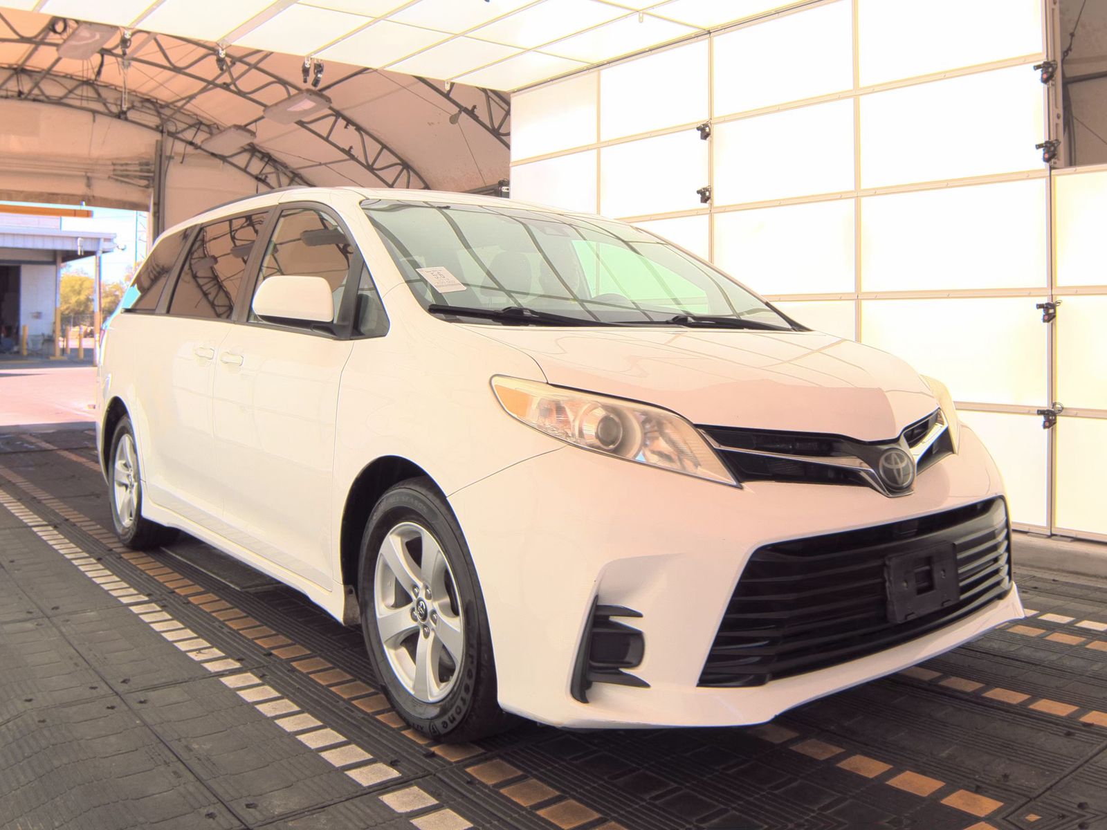 2019 Toyota Sienna LE FWD