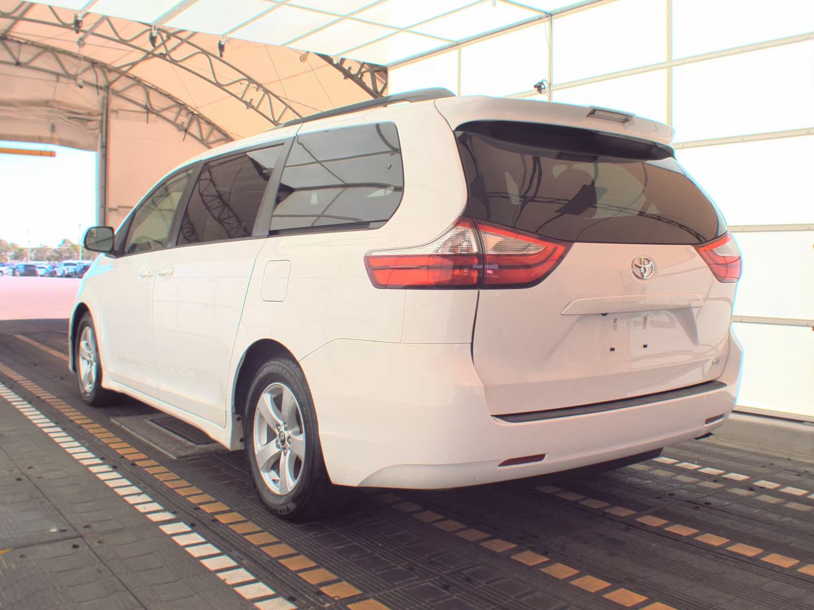 2019 Toyota Sienna LE FWD