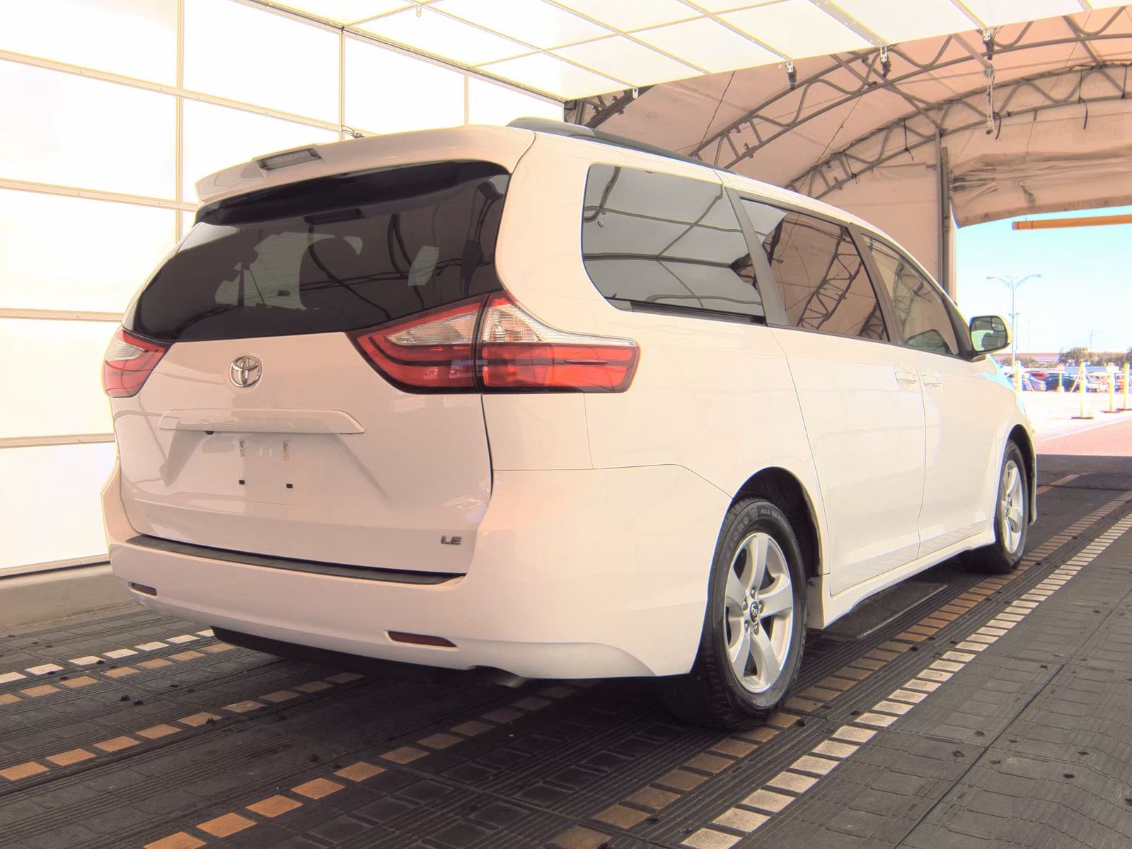 2019 Toyota Sienna LE FWD