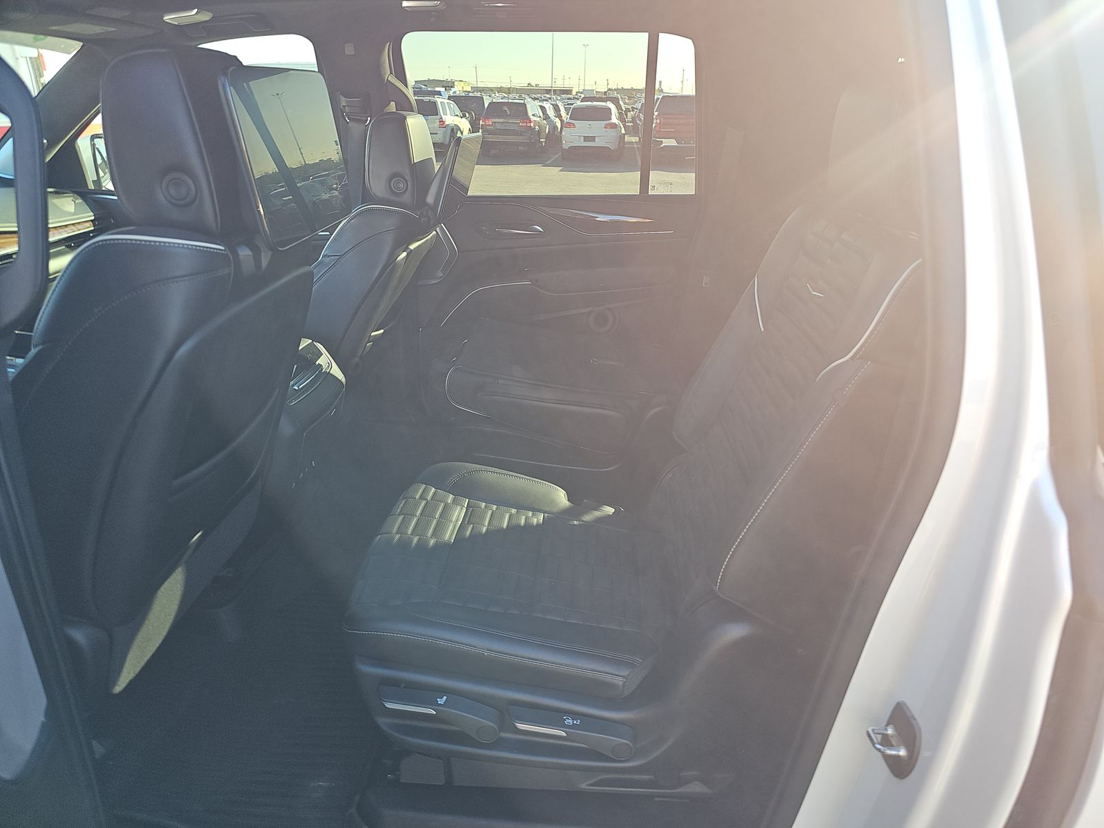 2022 Cadillac Escalade ESV Sport Platinum AWD