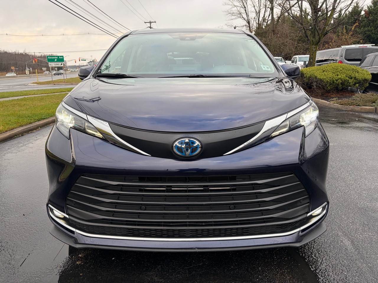 2024 Toyota Sienna XLE FWD