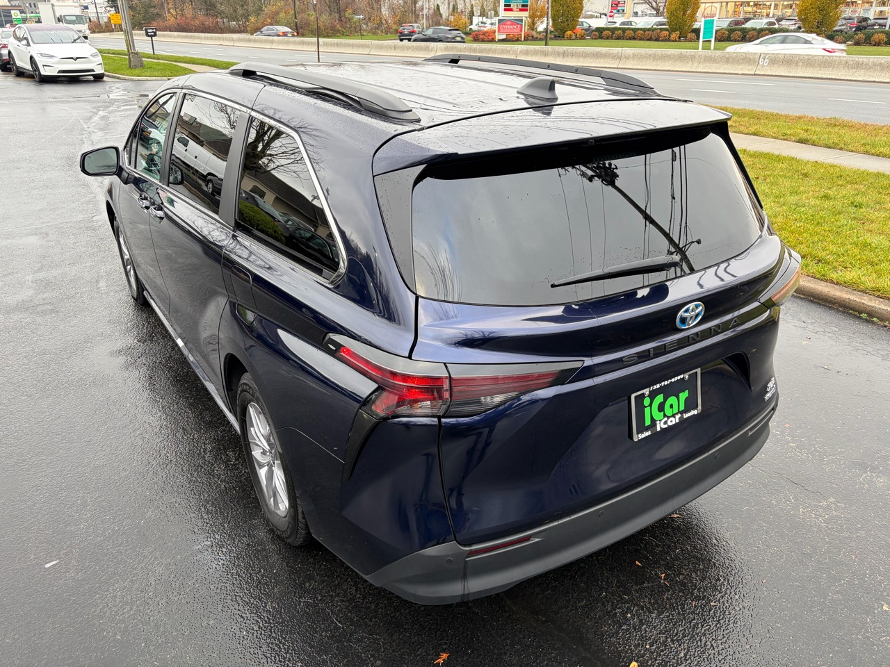 2024 Toyota Sienna XLE FWD