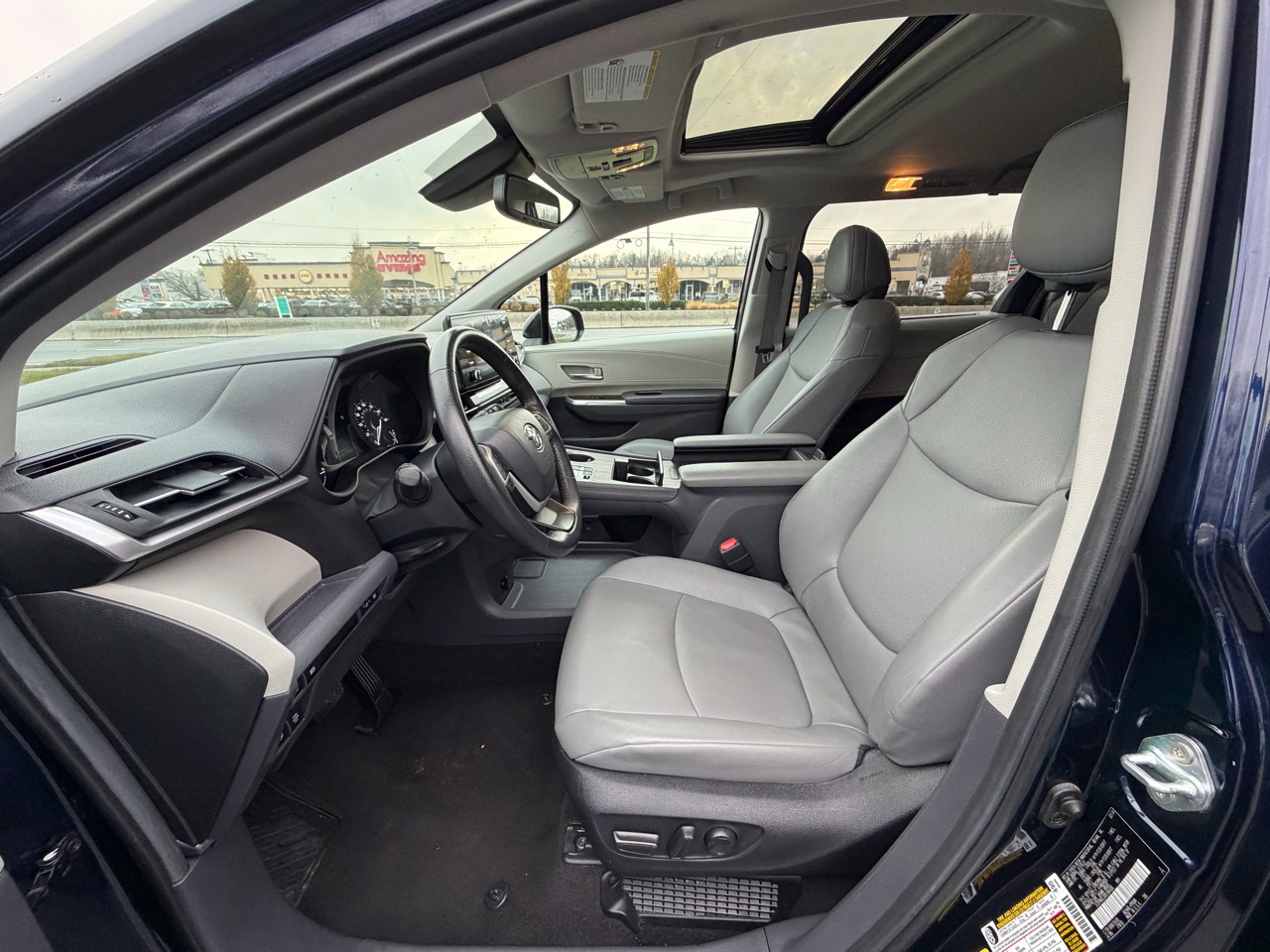 2024 Toyota Sienna XLE FWD