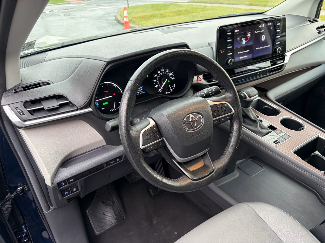 2024 Toyota Sienna XLE FWD