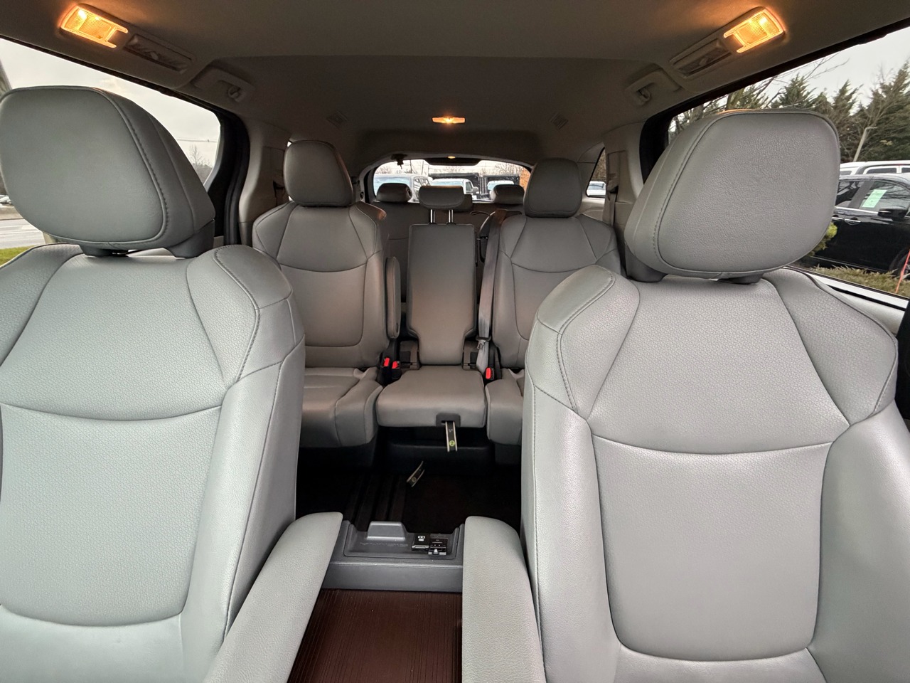 2024 Toyota Sienna XLE FWD