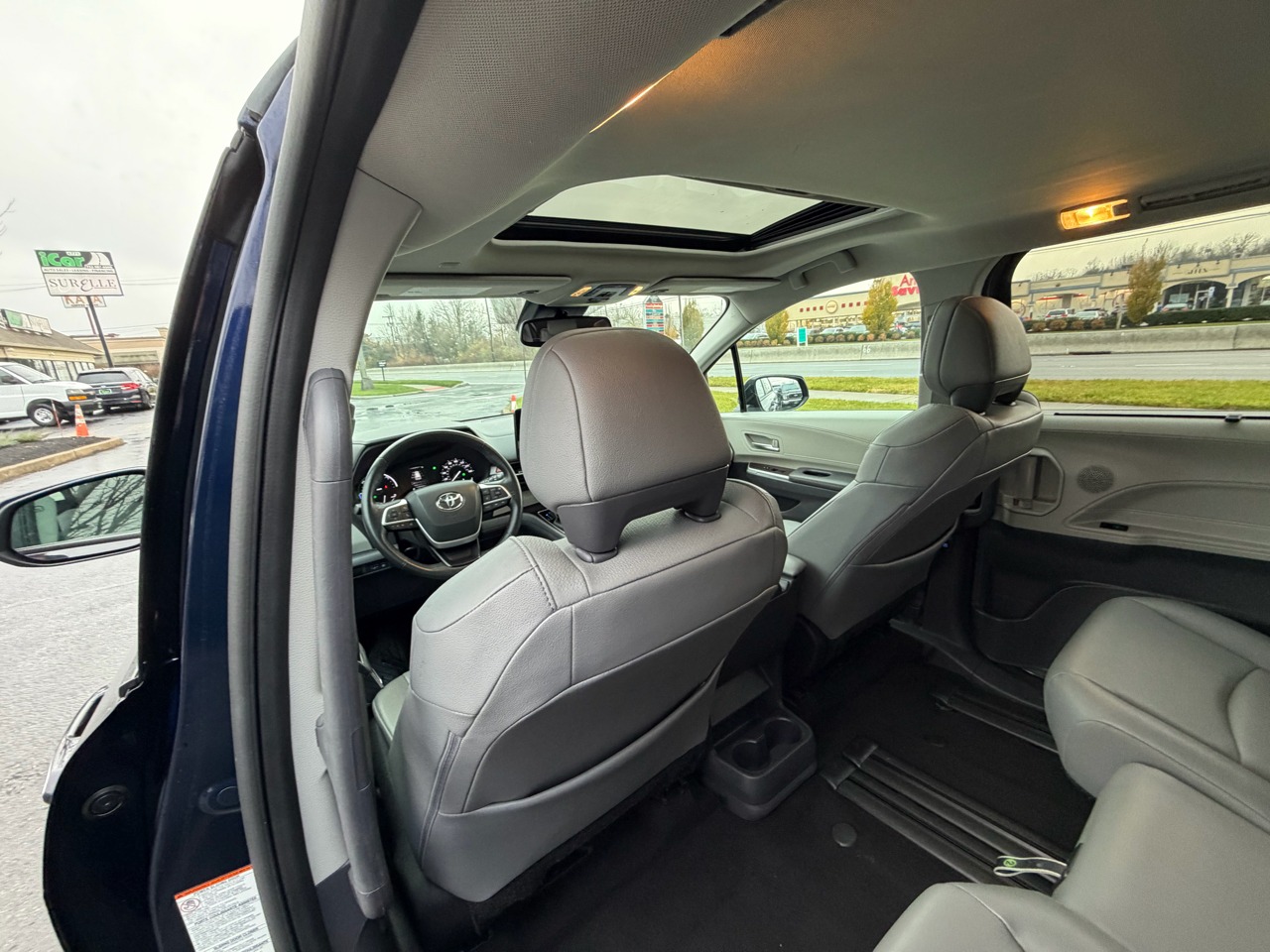 2024 Toyota Sienna XLE FWD