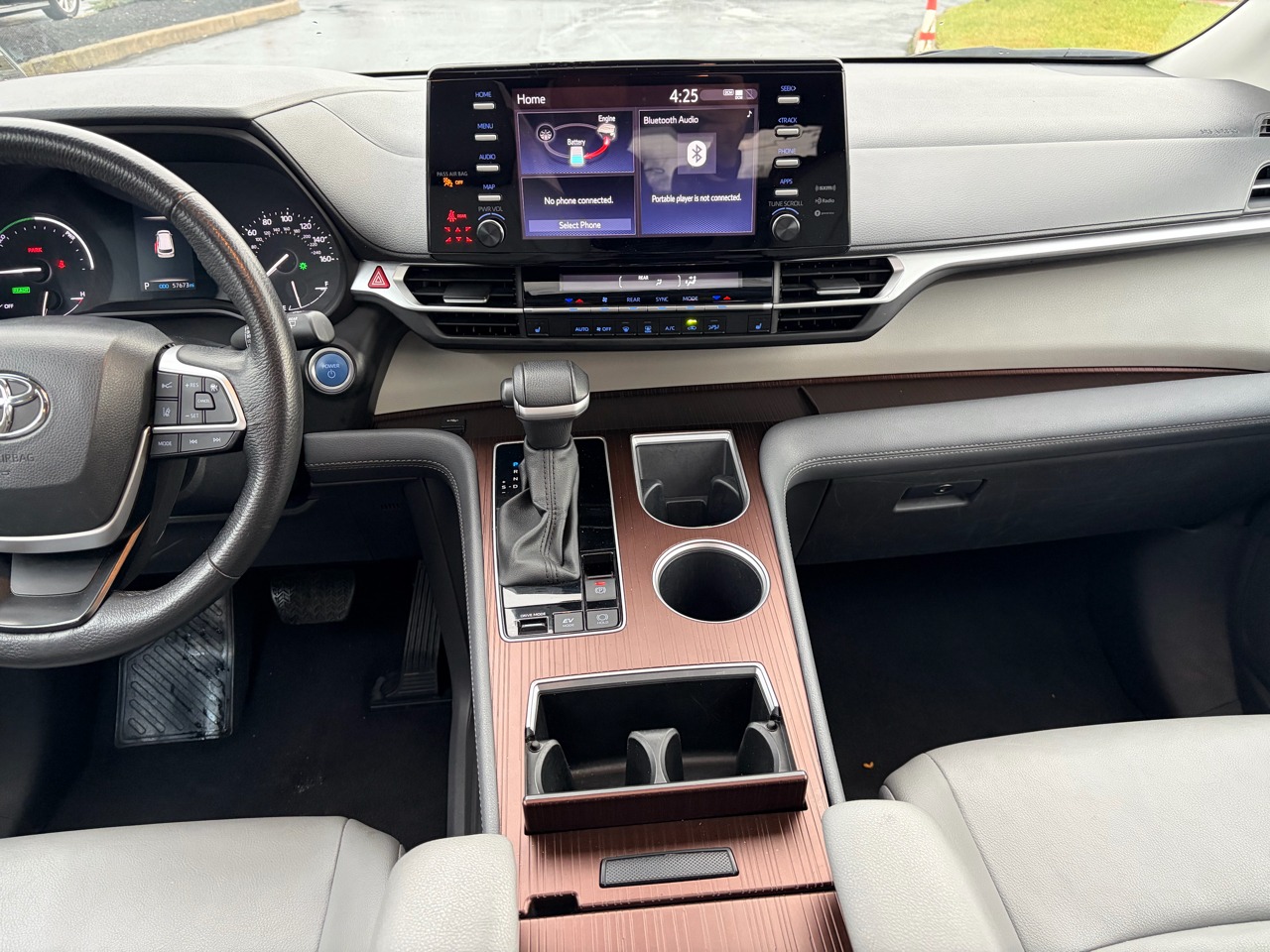 2024 Toyota Sienna XLE FWD