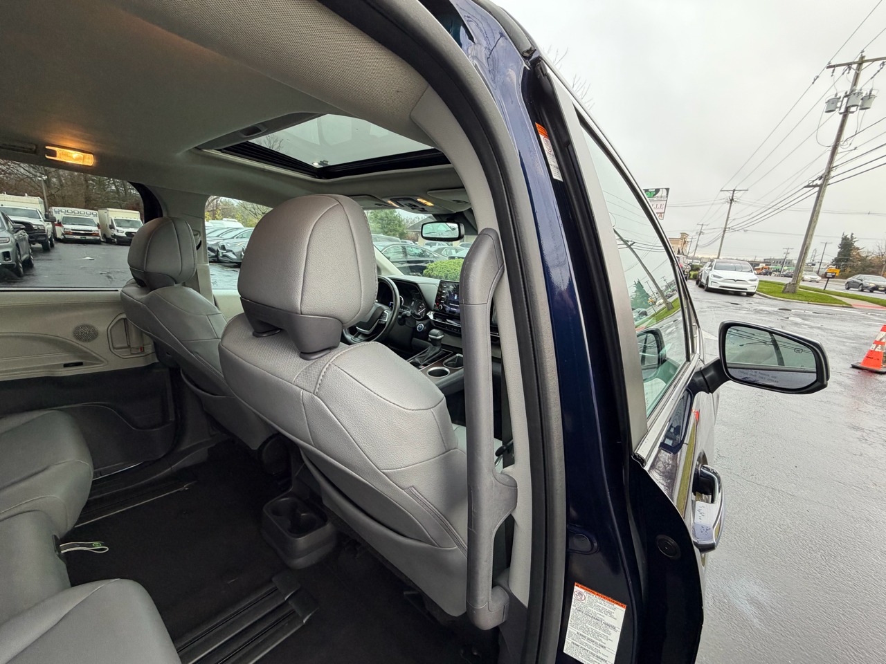 2024 Toyota Sienna XLE FWD