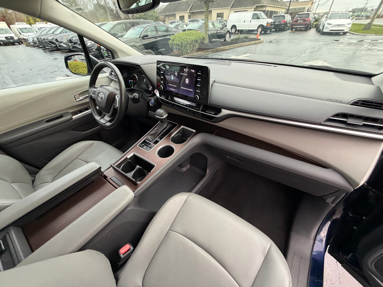 2024 Toyota Sienna XLE FWD