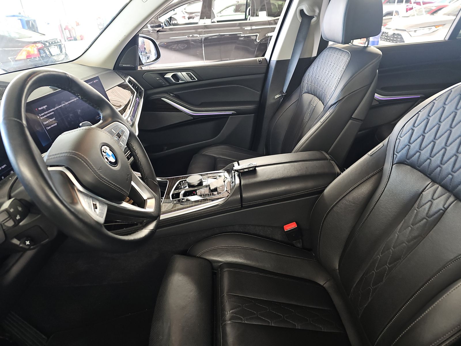 2025 BMW X7 xDrive40i AWD