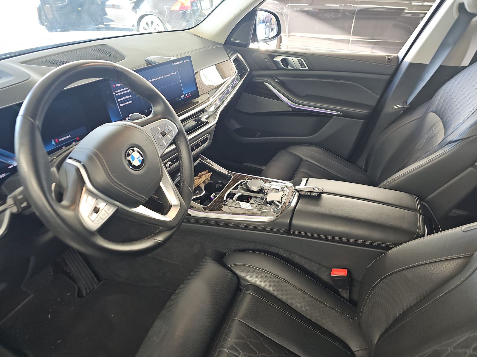 2025 BMW X7 xDrive40i AWD